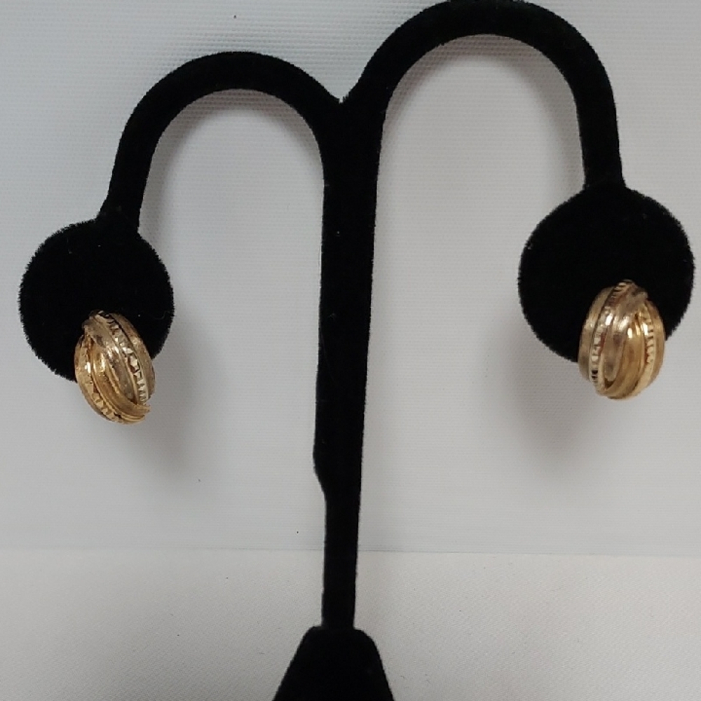 Vintage 14 Karat Gold Earrings
